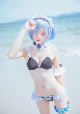 95后夫妻花千元在麦当劳办婚礼